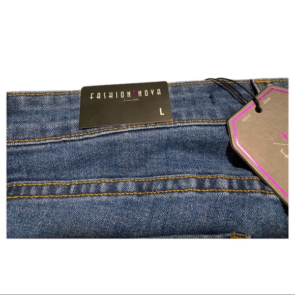 FASHION NOVA Bermuda Distressed Shorts - Picture 4 of 6